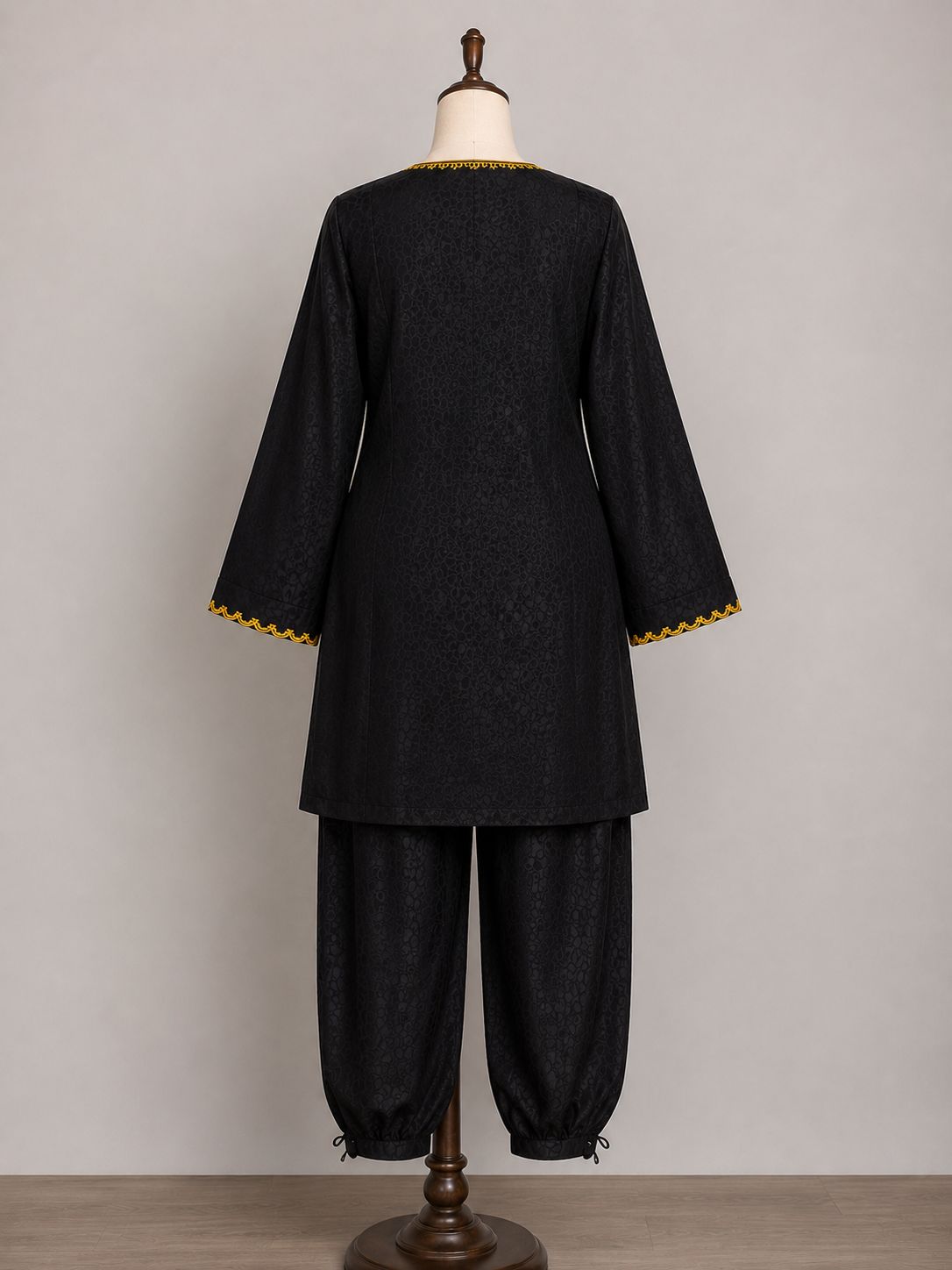 Parizah — Embroidered Jacquard Tulip Set